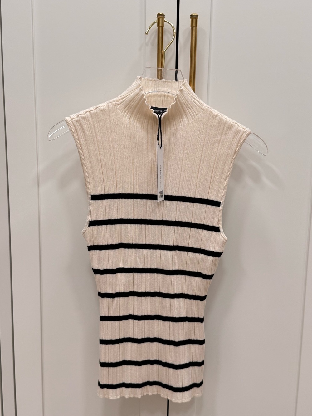 Sanctuary Ribbed Funnel Neck Top in Light Oak/Black